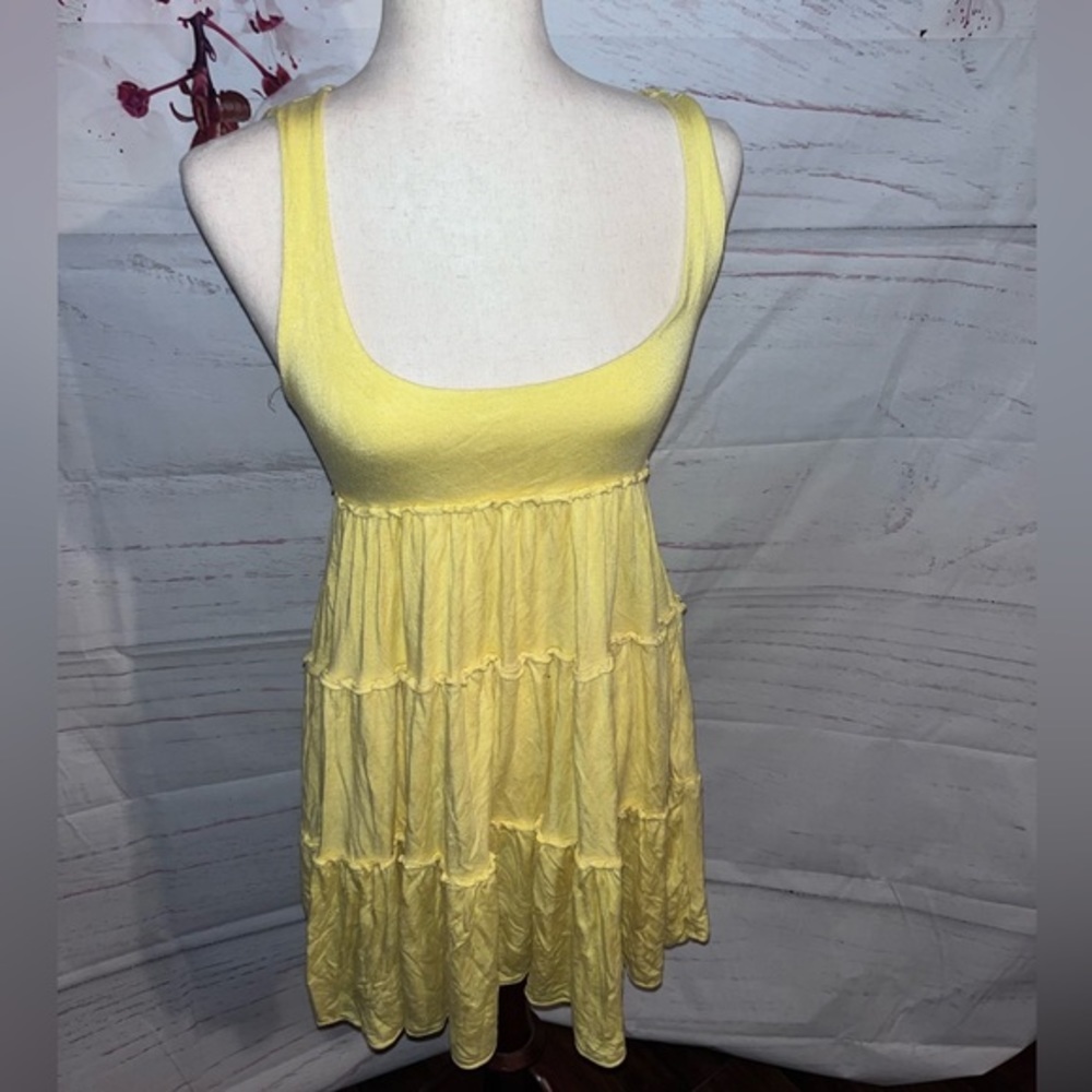 Soprano yellow dress